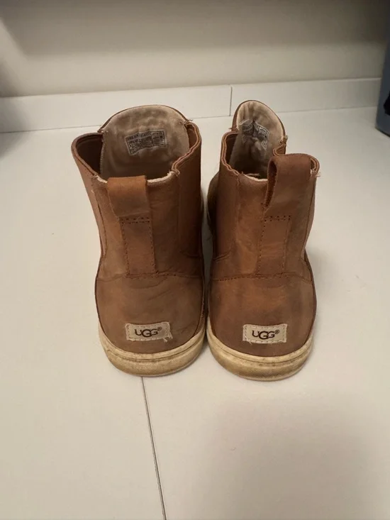 UGG Boots - Picture 2 of 4